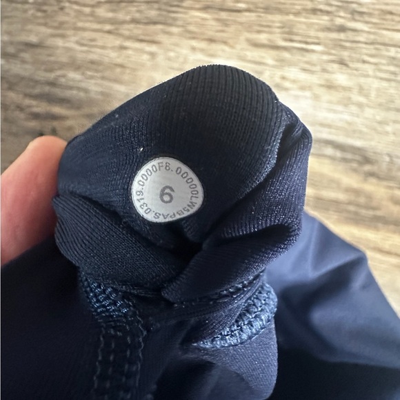 Lululemon Athletica Navy Blue Skull Leggings with High Waistband - Picture 8 of 8